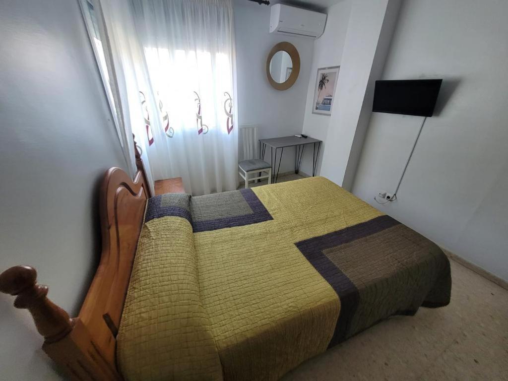 Hostal Mediterraneo Torre Del Mar Esterno foto