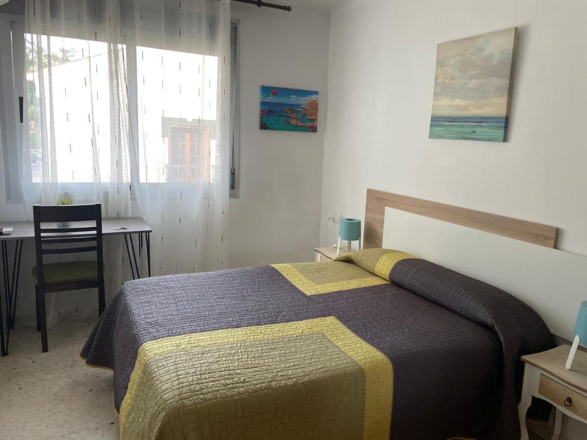 Hostal Mediterraneo Torre Del Mar Esterno foto
