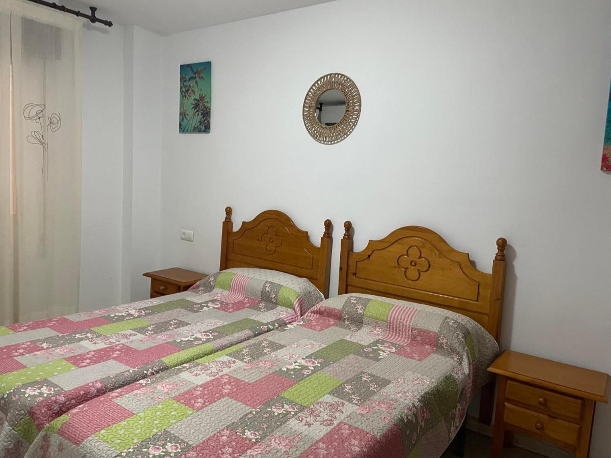 Hostal Mediterraneo Torre Del Mar Esterno foto