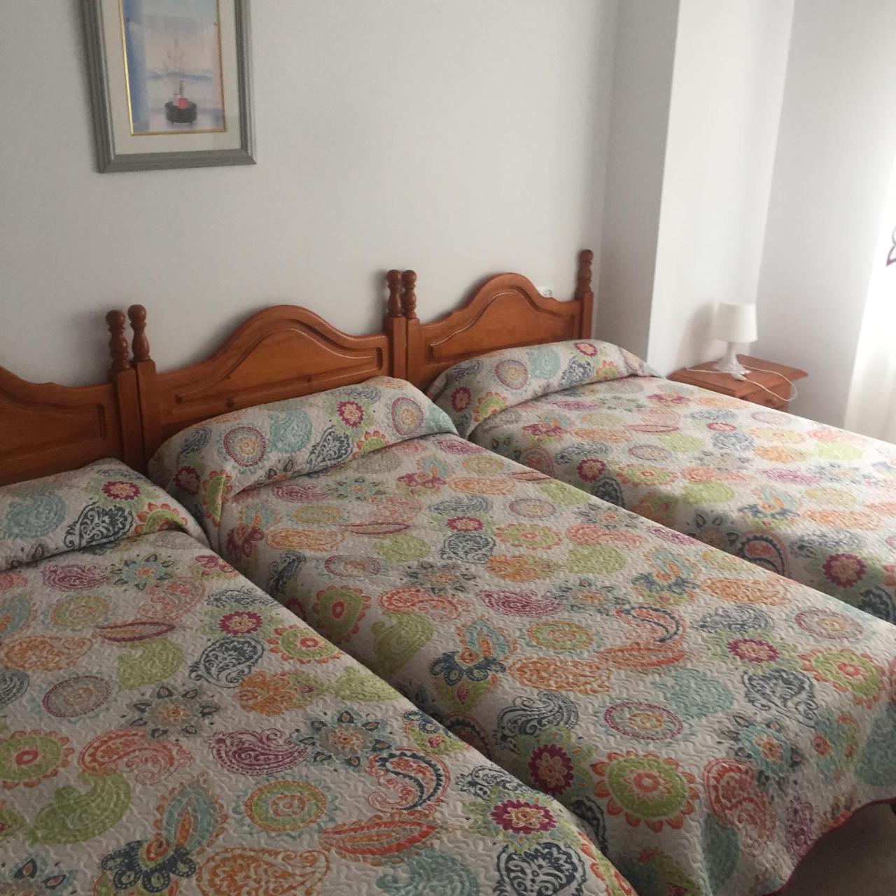 Hostal Mediterraneo Torre Del Mar Esterno foto