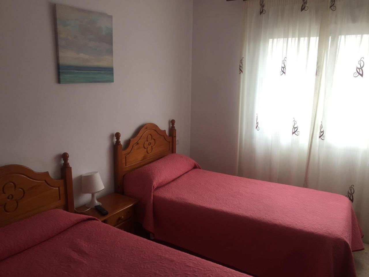 Hostal Mediterraneo Torre Del Mar Esterno foto