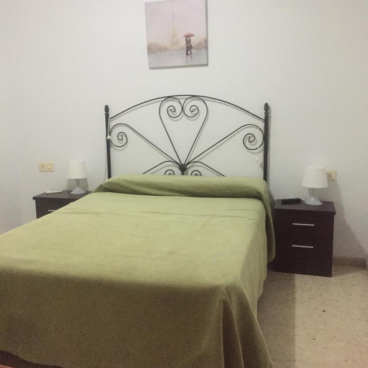 Hostal Mediterraneo Torre Del Mar Esterno foto