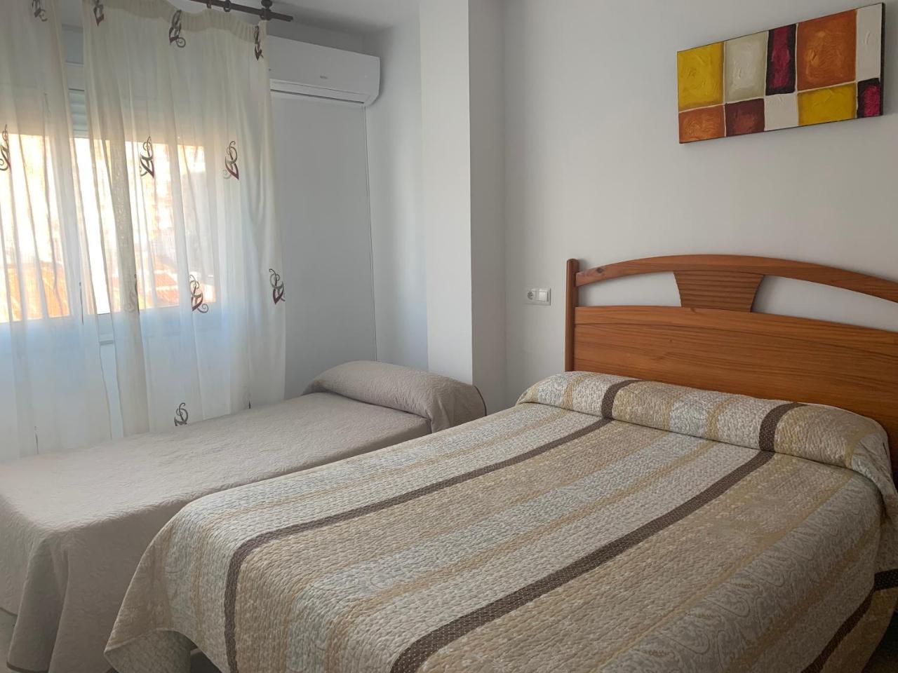 Hostal Mediterraneo Torre Del Mar Esterno foto