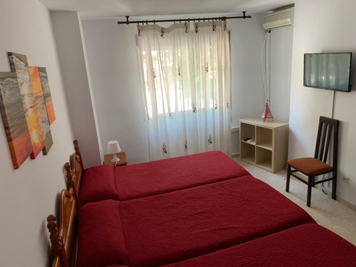 Hostal Mediterraneo Torre Del Mar Esterno foto