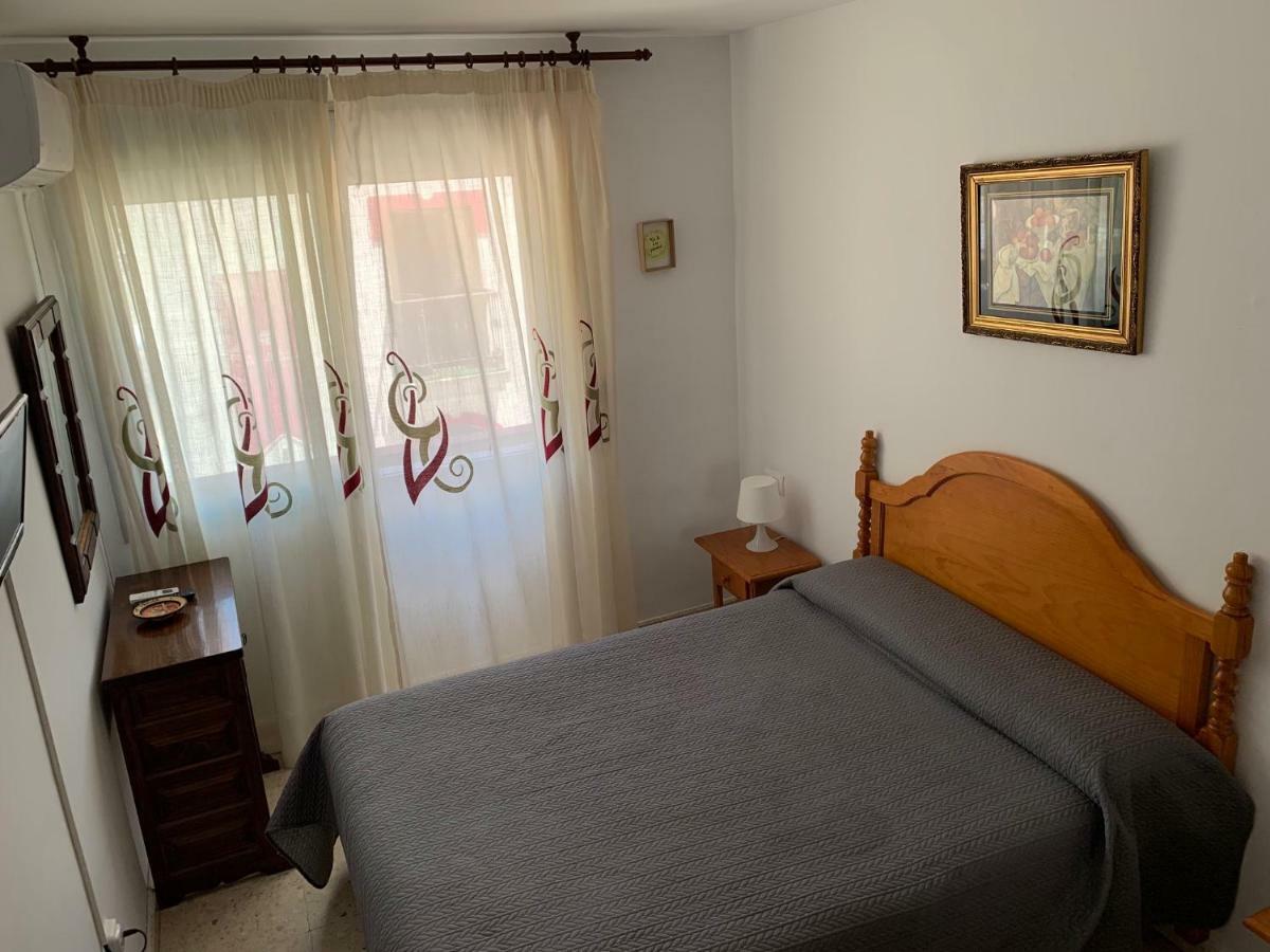 Hostal Mediterraneo Torre Del Mar Esterno foto