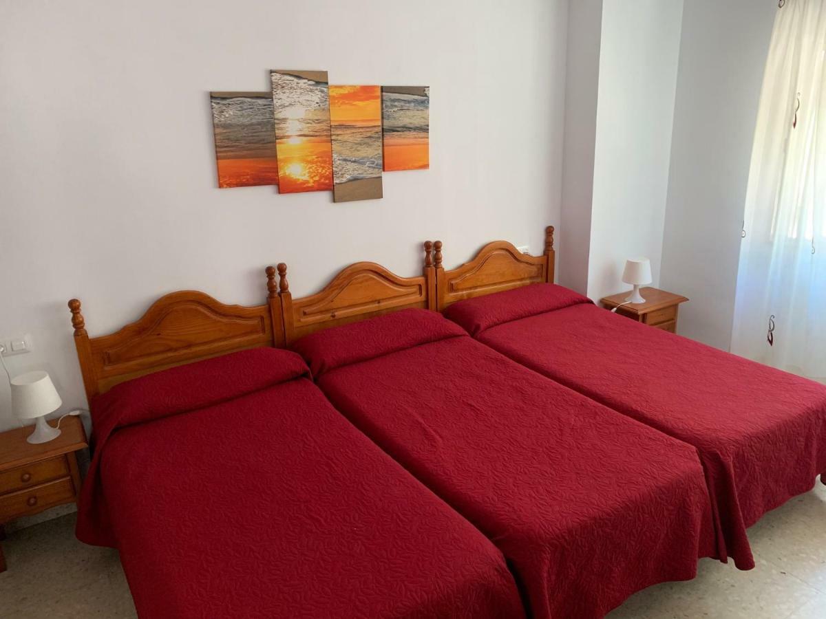 Hostal Mediterraneo Torre Del Mar Esterno foto